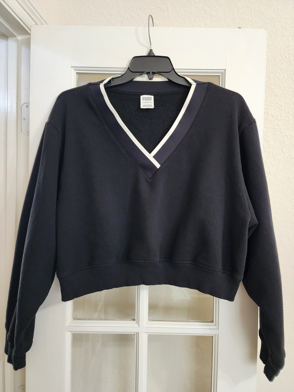 PINK Victoria’s Secret XXL Black Cropped Varsity V Neck Fleece Sweatshirt